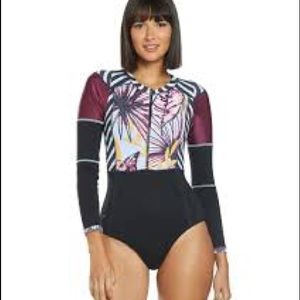 Maaji surfsuit XL, worn 4x
